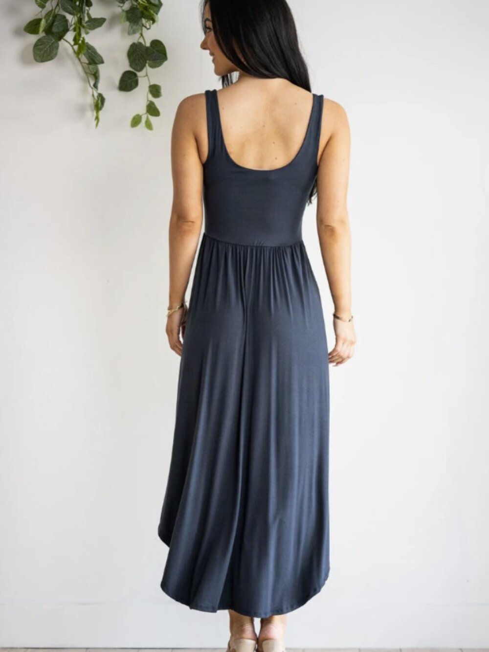 Sozy Sarah Midi Dress in Graphite Size Small Flowy Sleeveless - Picture 2 of 13